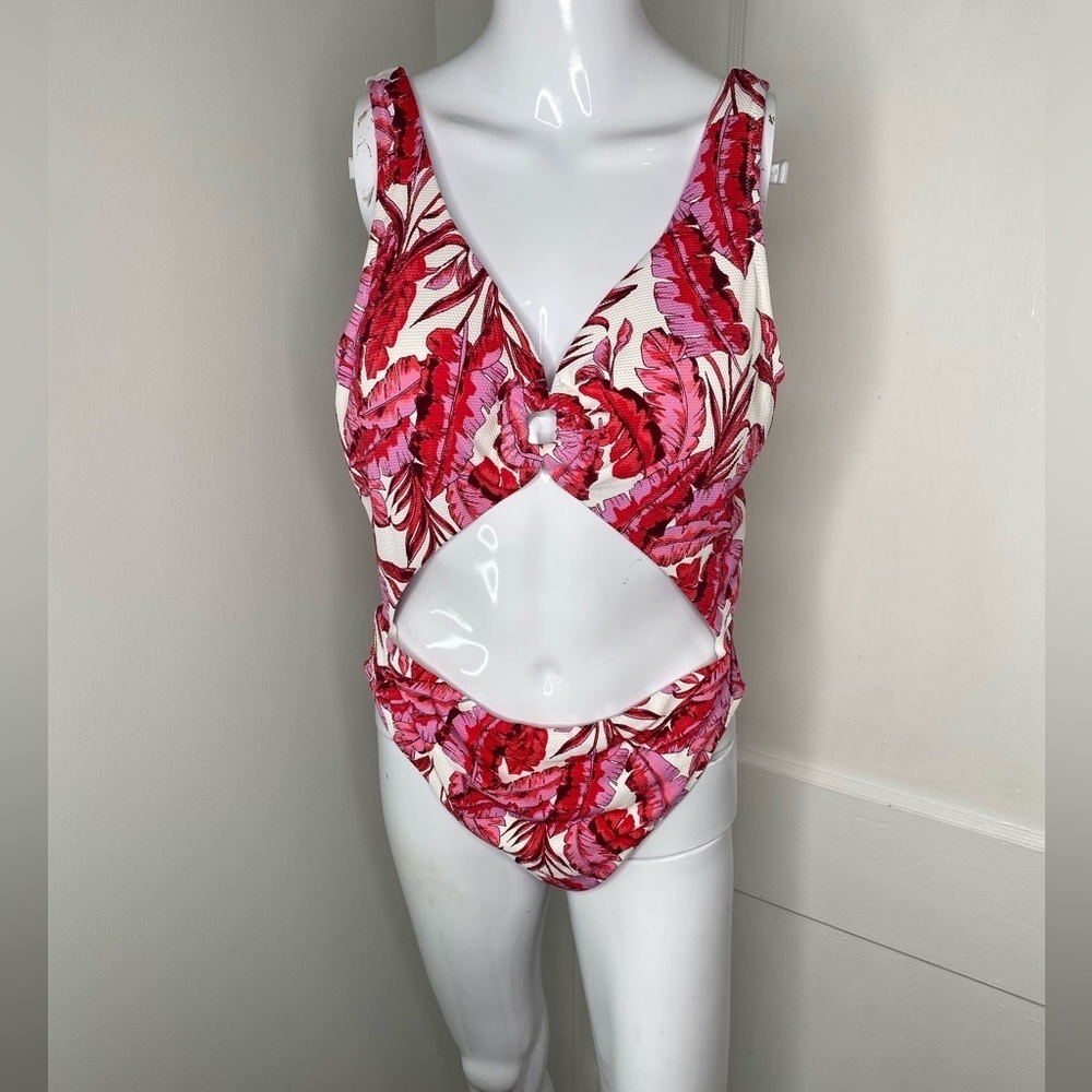 Jessica Simpson NWT XL Palm O Ring Floral Cutout Swimsuit